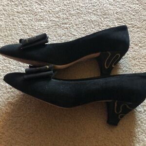 Charter Club vintage black heels bow